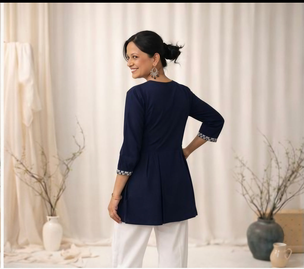 Everyday Elegance – Minimalist Short Kurti