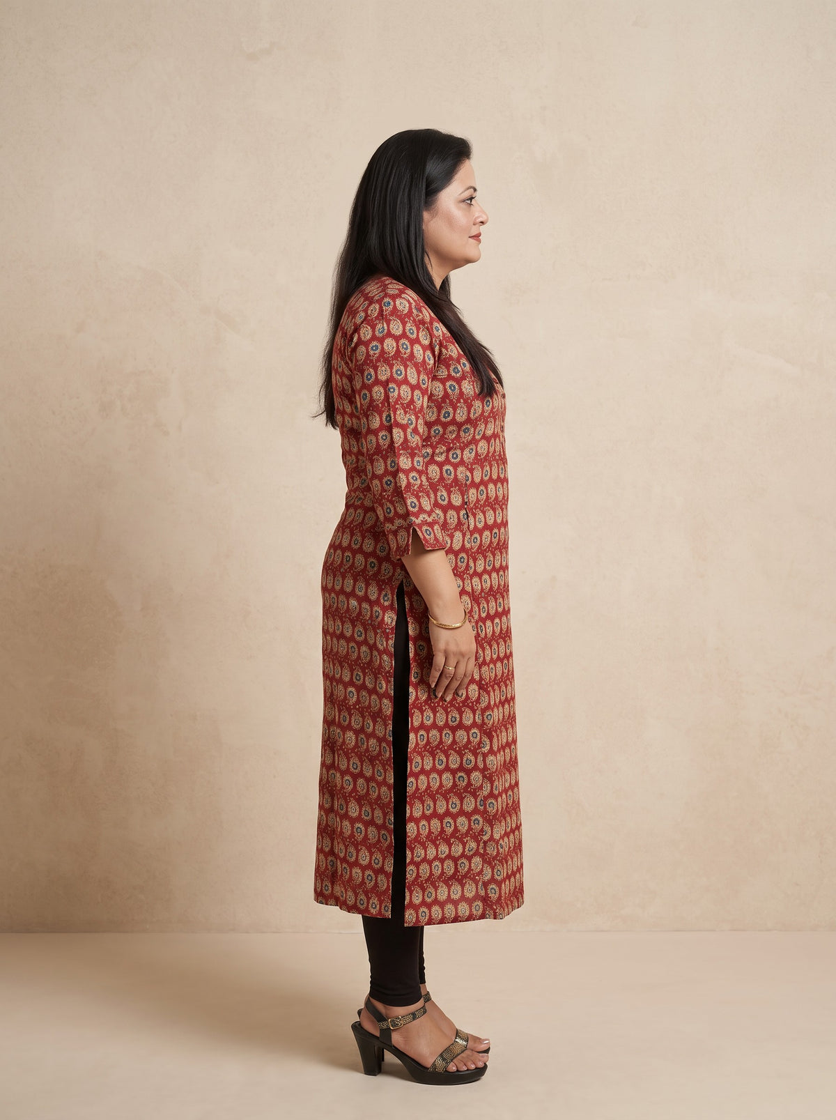 Maroon Printed Rayon Below Knee Slim Fit Kurti with 3/4 Sleeves – image 2