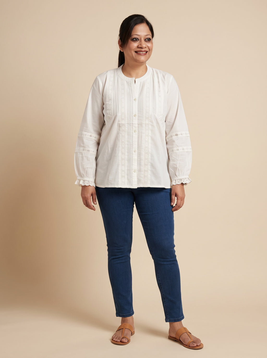 GLAMIRE FASHION White Cotton Blend Embroidered Short Kurti – image 3