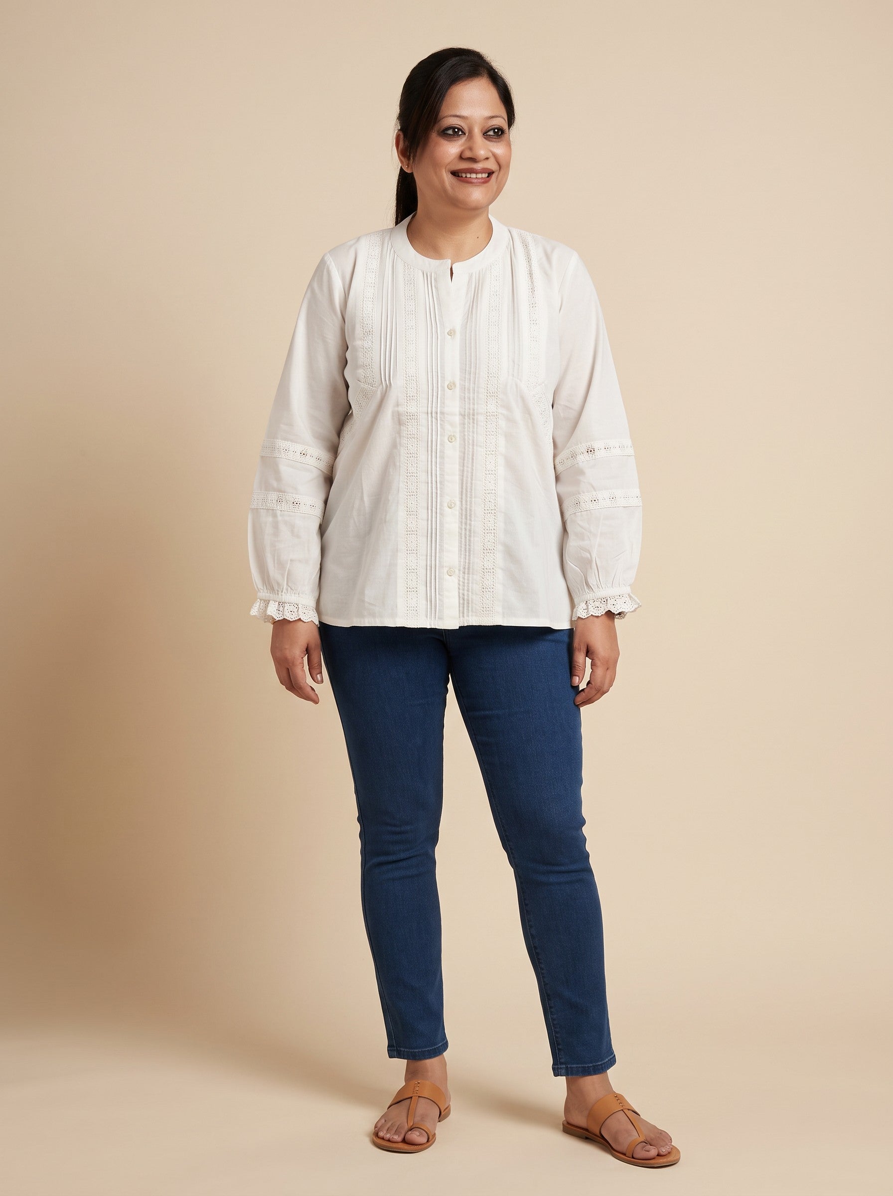 GLAMIRE FASHION White Cotton Blend Embroidered Short Kurti – image 3